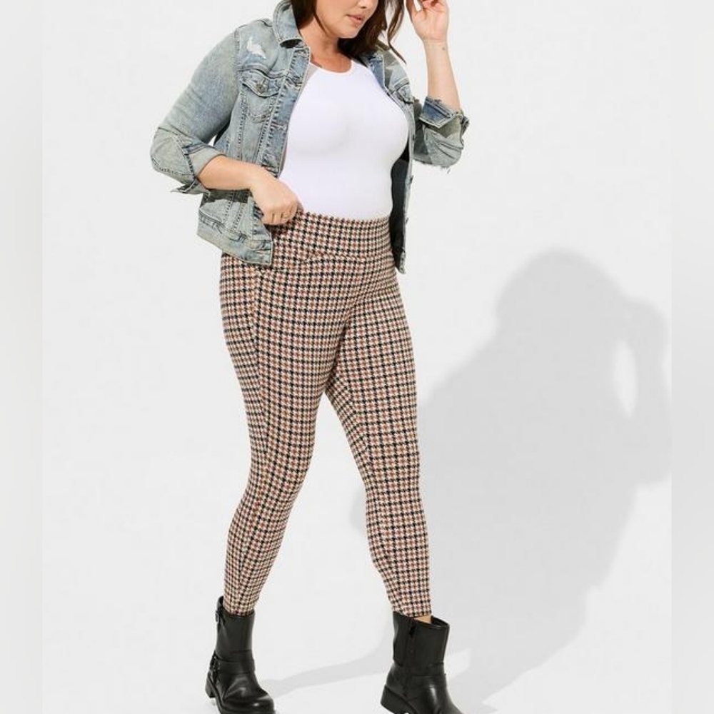 NWT Torrid Pocket Pixie Skinny Studio Luxe Ponte High Rise Pant